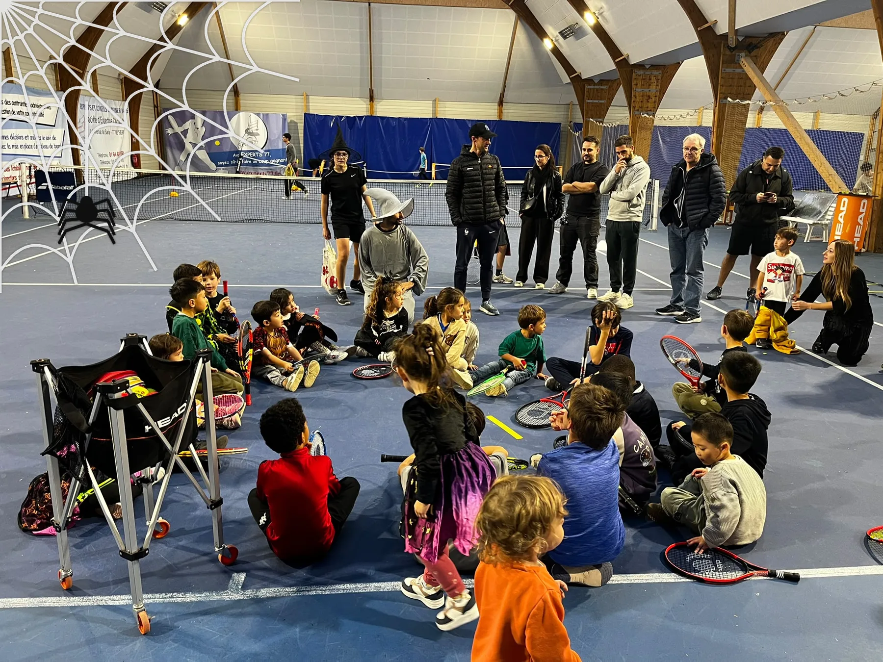 Soirée Halloween : une trentaine de petits joueurs déguisés sur les courts